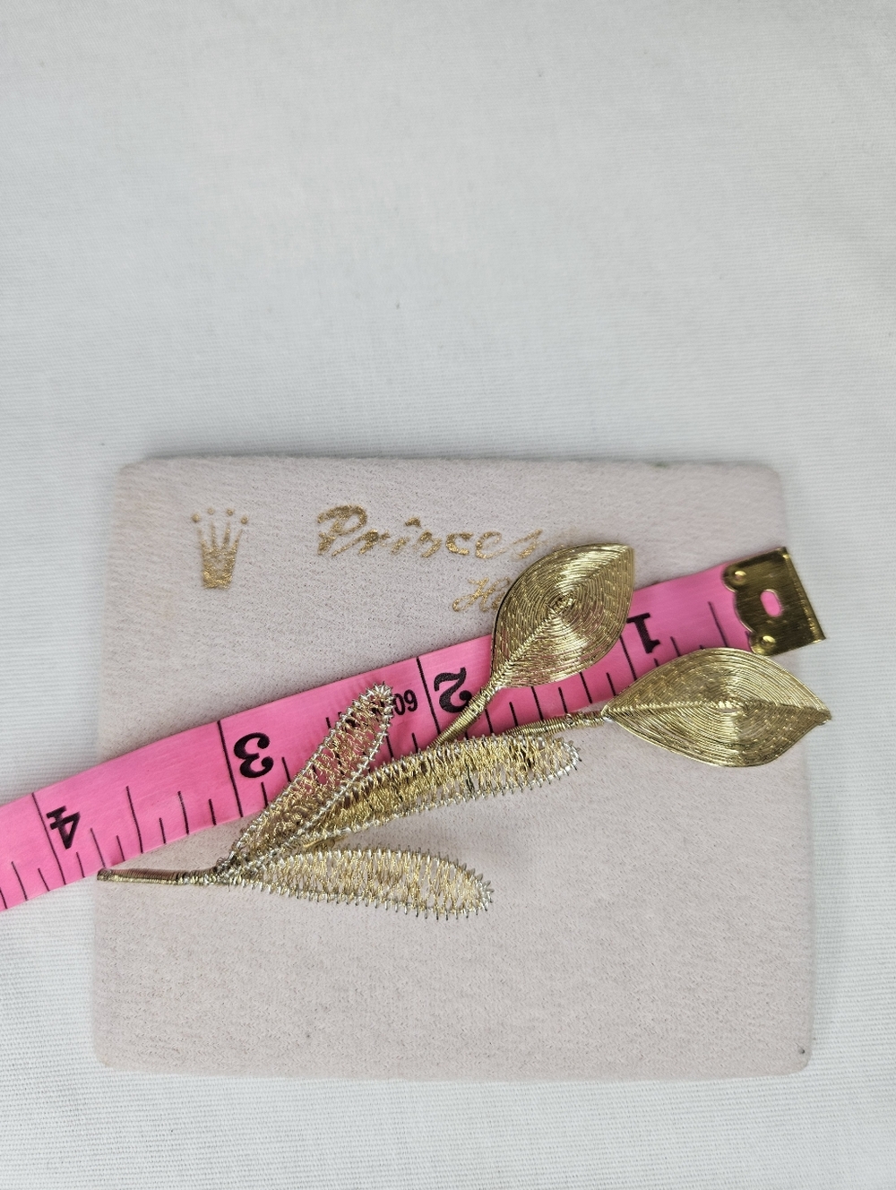 Vintage 70s Handcrafted Gold Tone Leaf Flower Brooch Princess Jewelry NOS NIP - Picture 7 of 7